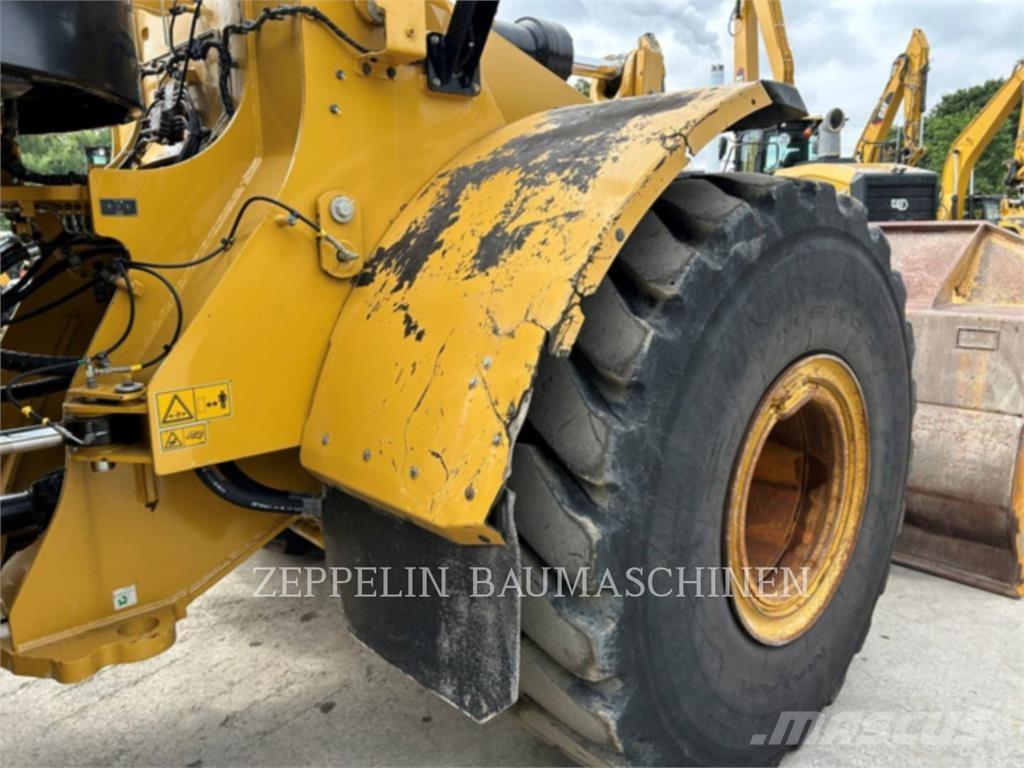 CAT 966M Gumikerekes homlokrakodók