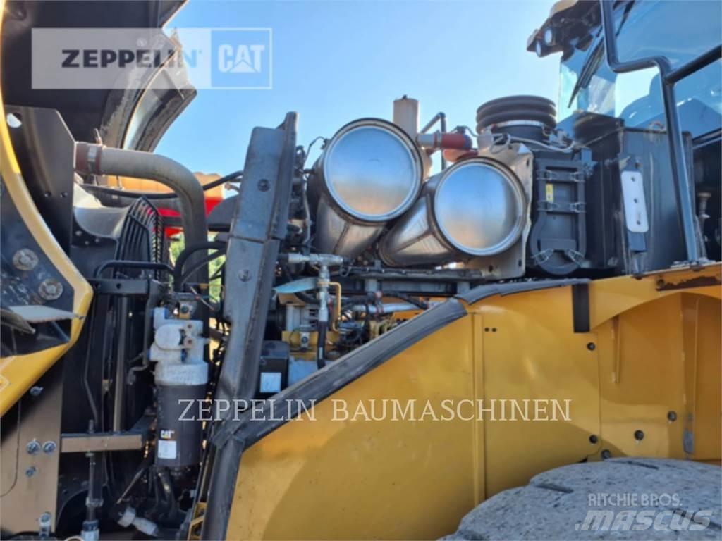 CAT 966M Gumikerekes homlokrakodók