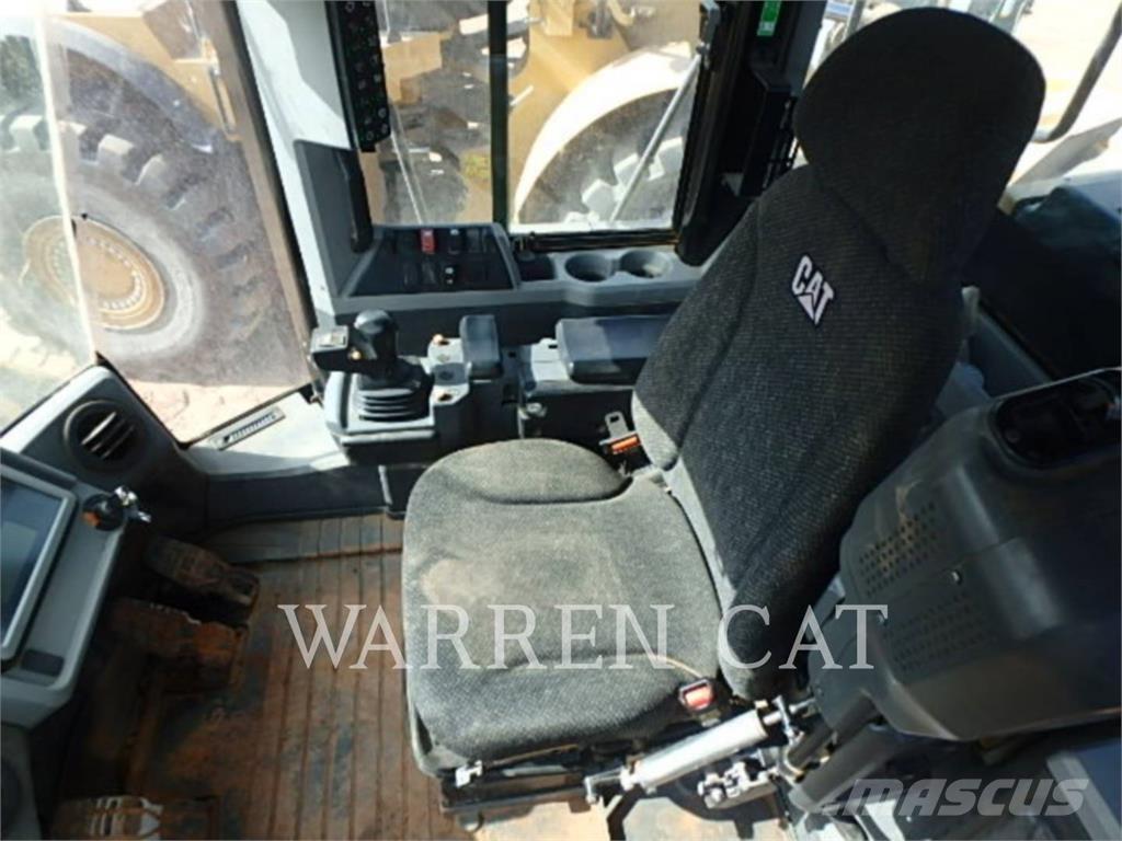 CAT 966M Gumikerekes homlokrakodók