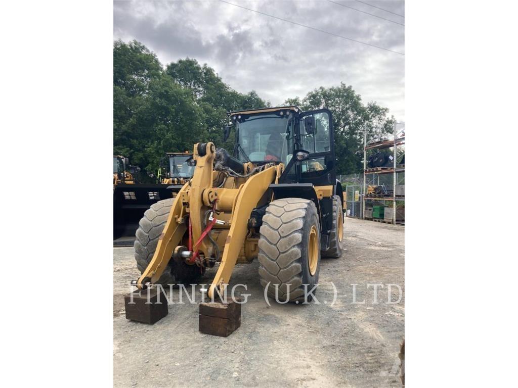 CAT 966M Gumikerekes homlokrakodók