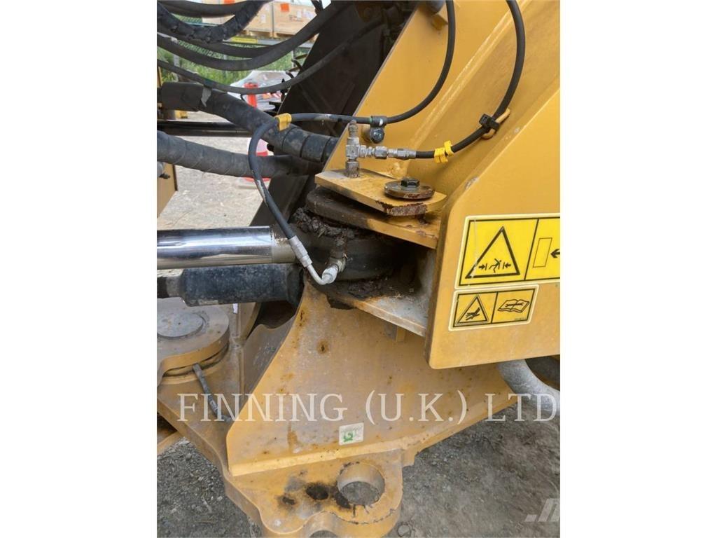 CAT 966M Gumikerekes homlokrakodók