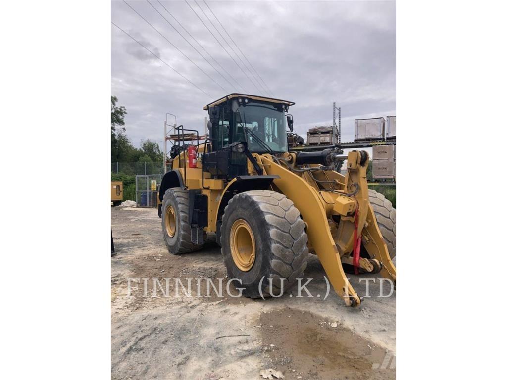 CAT 966M Gumikerekes homlokrakodók