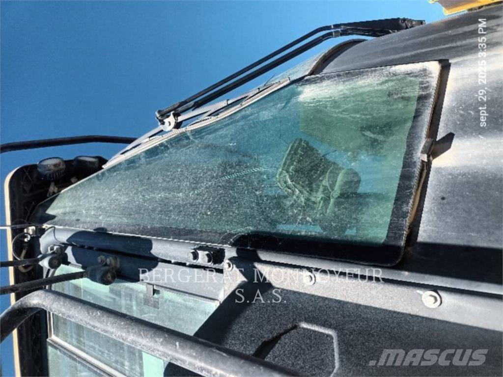 CAT 966M Gumikerekes homlokrakodók