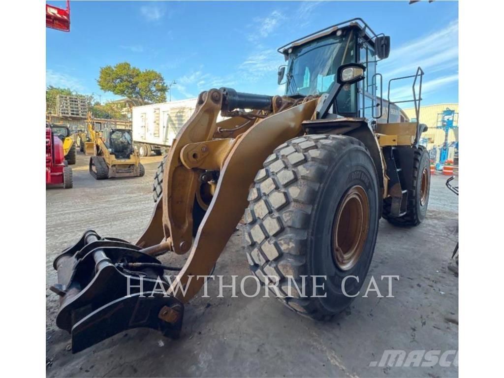 CAT 966M Gumikerekes homlokrakodók
