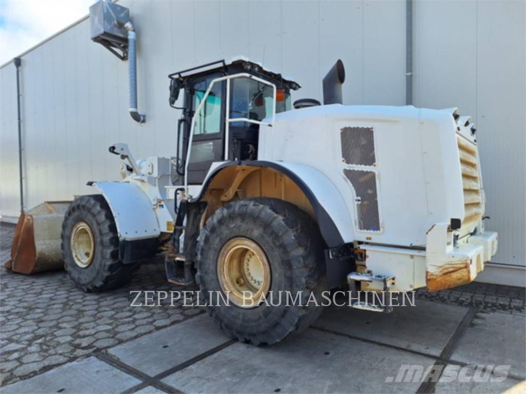 CAT 966M Gumikerekes homlokrakodók