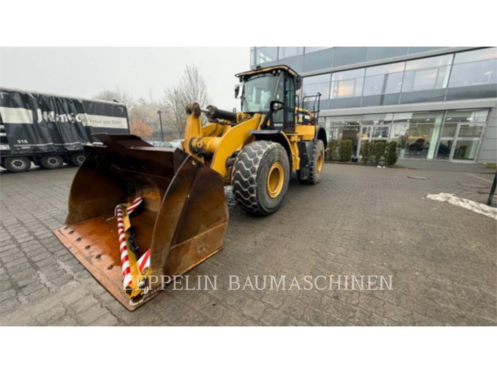 CAT 966M Gumikerekes homlokrakodók