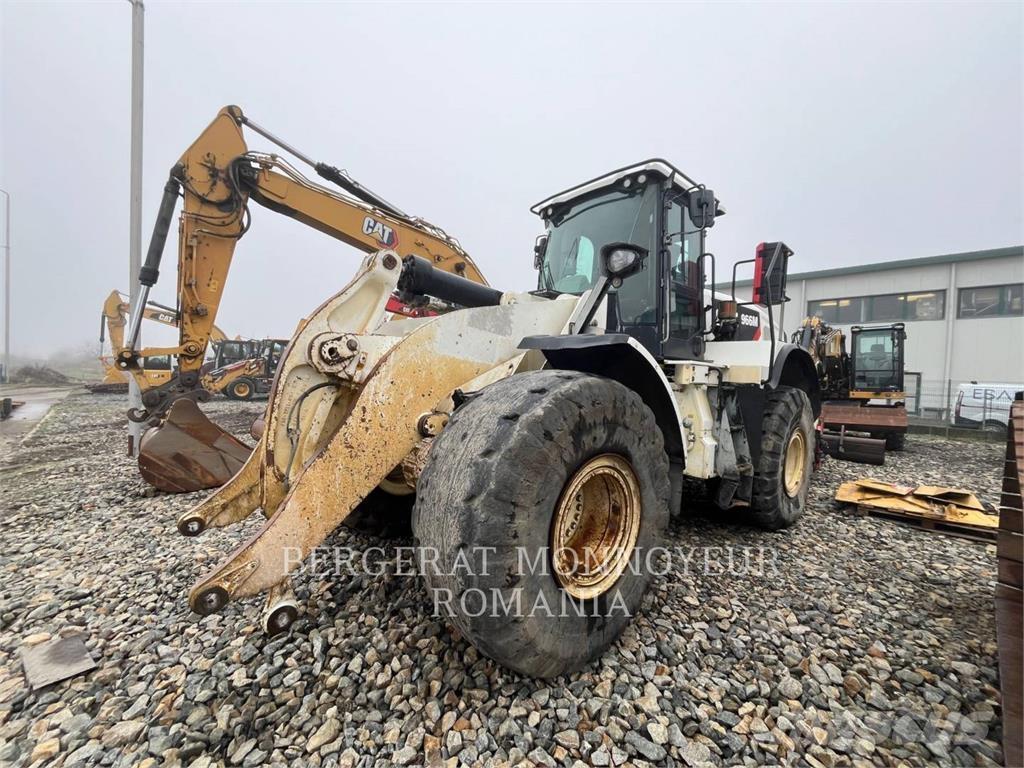 CAT 966M Gumikerekes homlokrakodók