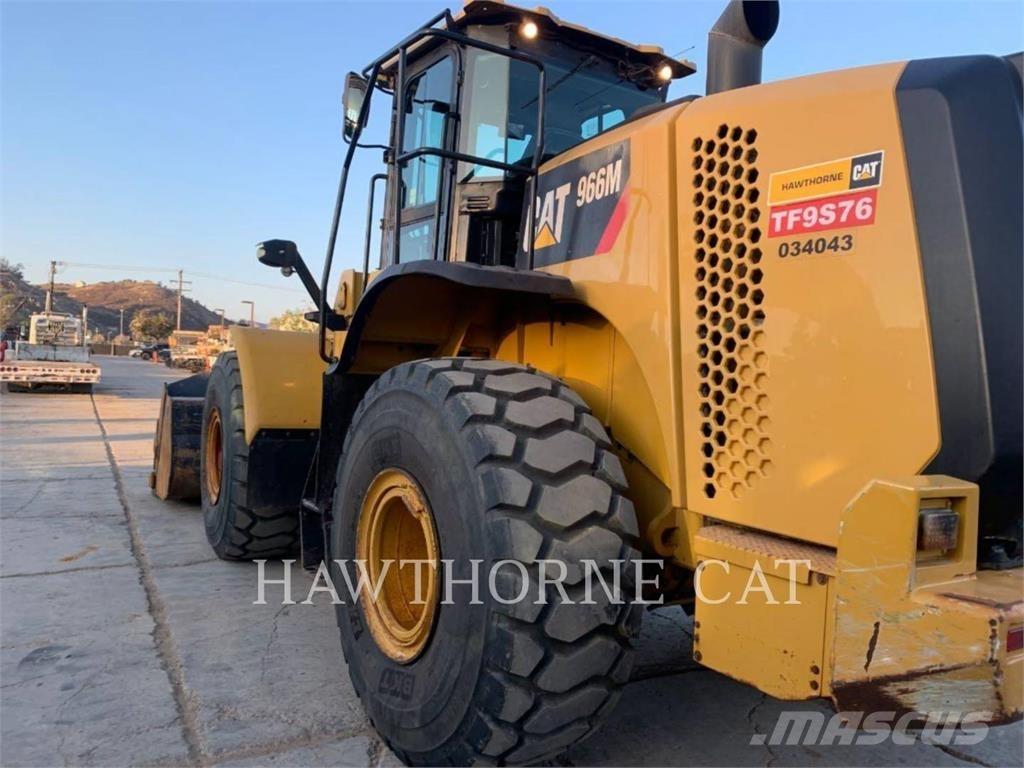 CAT 966M Gumikerekes homlokrakodók
