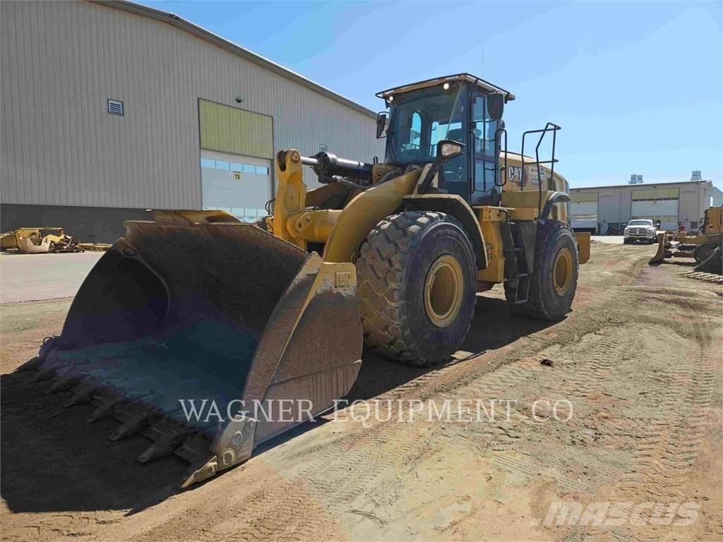 CAT 966M Gumikerekes homlokrakodók