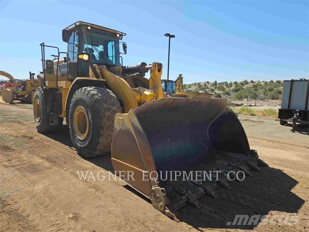 CAT 966M Gumikerekes homlokrakodók