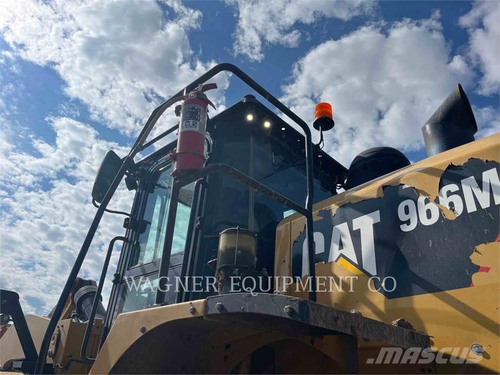 CAT 966M FC Gumikerekes homlokrakodók
