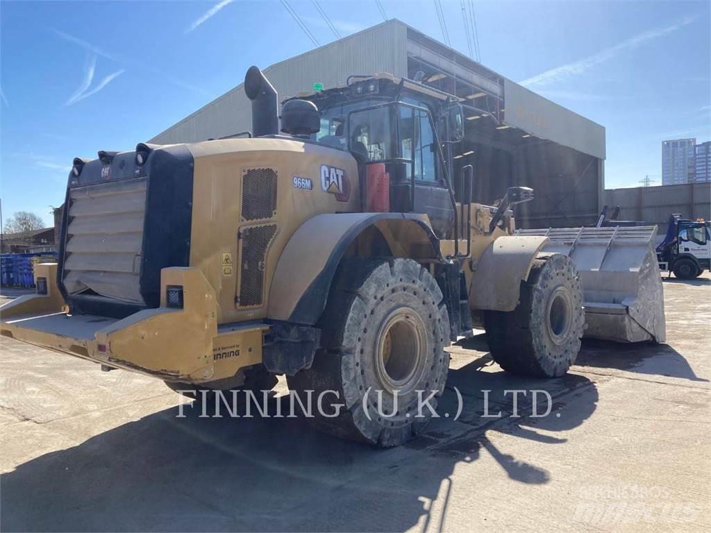 CAT 966M HL Gumikerekes homlokrakodók