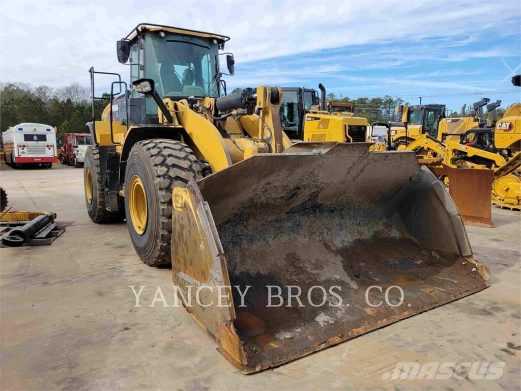 CAT 966M XE Gumikerekes homlokrakodók