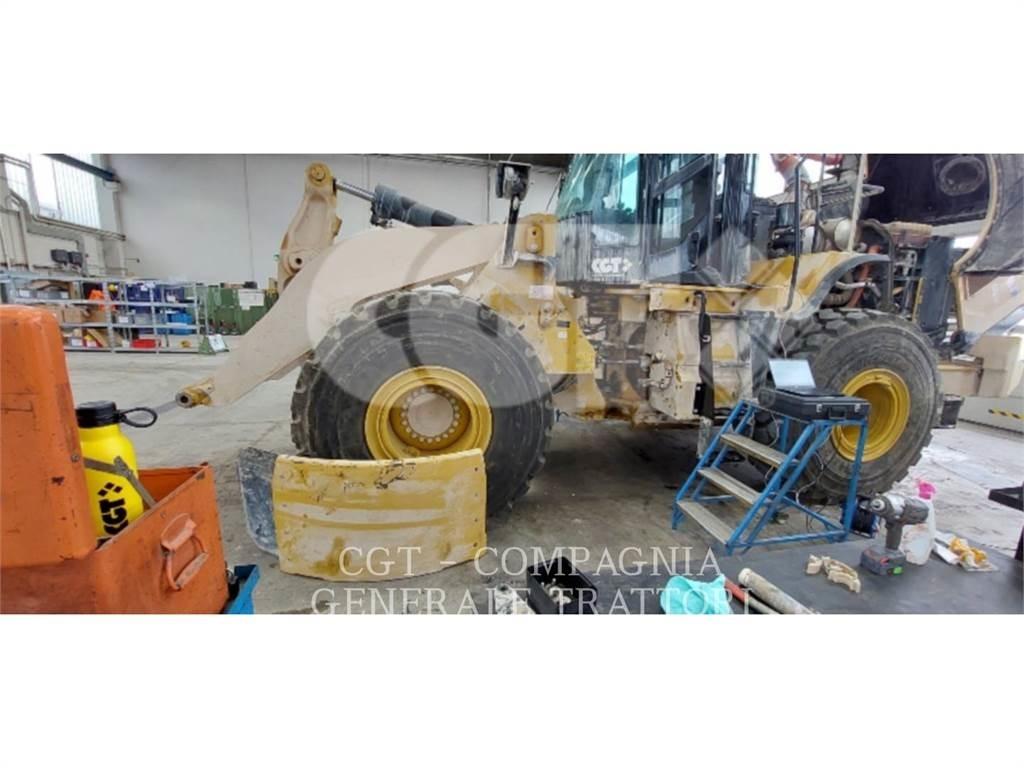 CAT 966M XE Gumikerekes homlokrakodók