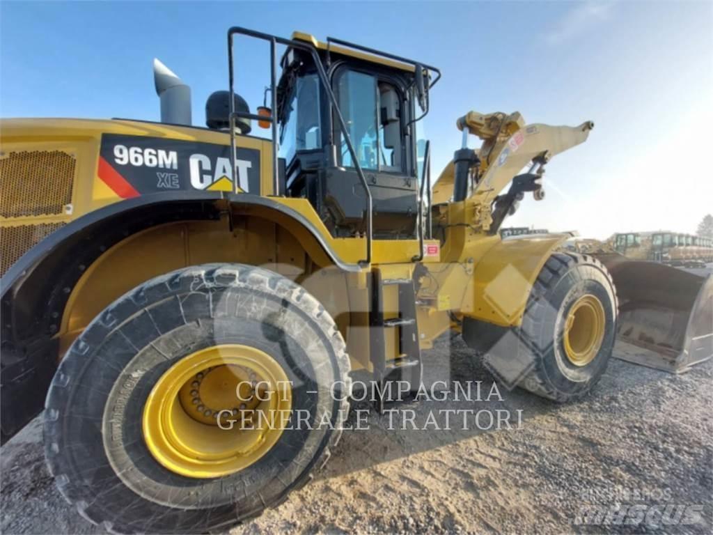 CAT 966M XE Gumikerekes homlokrakodók