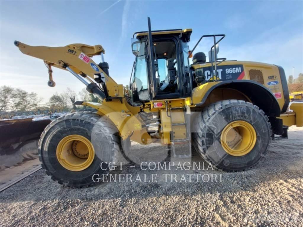 CAT 966M XE Gumikerekes homlokrakodók
