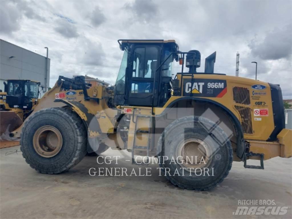CAT 966M XE Gumikerekes homlokrakodók