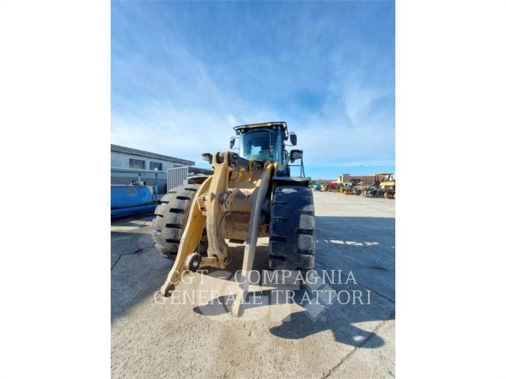 CAT 966M XE Gumikerekes homlokrakodók