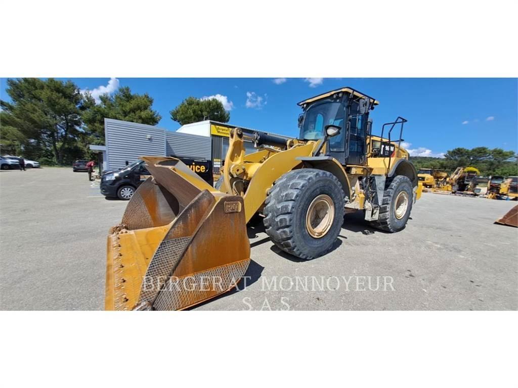 CAT 966M XE Gumikerekes homlokrakodók