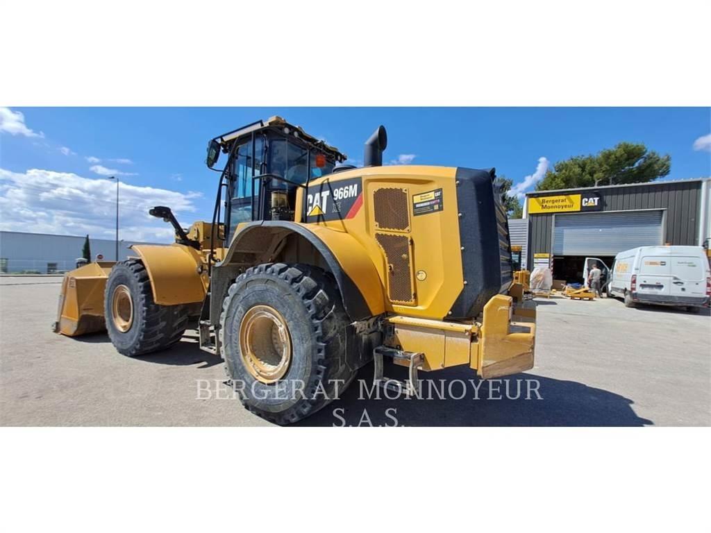 CAT 966M XE Gumikerekes homlokrakodók