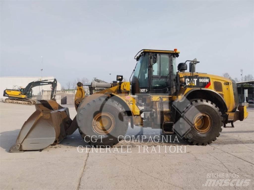 CAT 966M XE Gumikerekes homlokrakodók