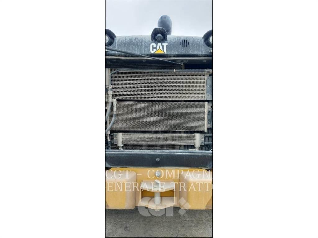 CAT 966M XE Gumikerekes homlokrakodók