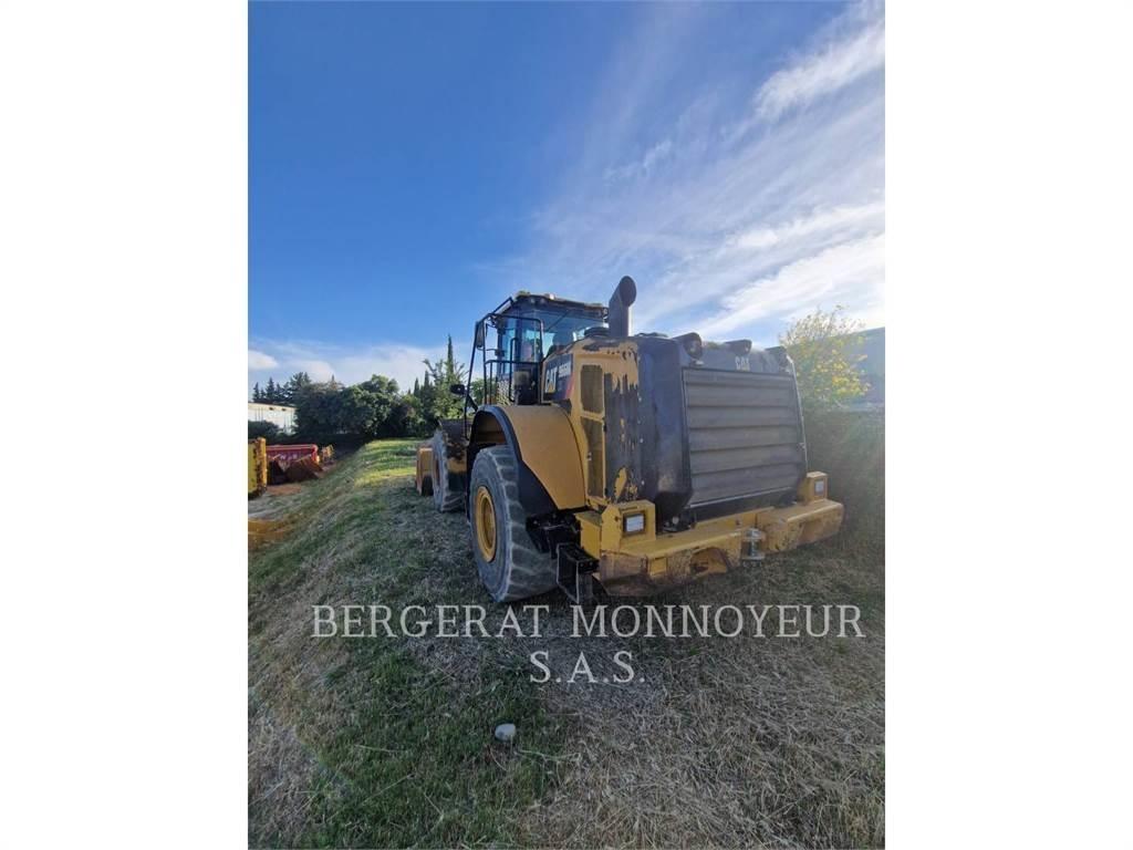CAT 966M XE Gumikerekes homlokrakodók
