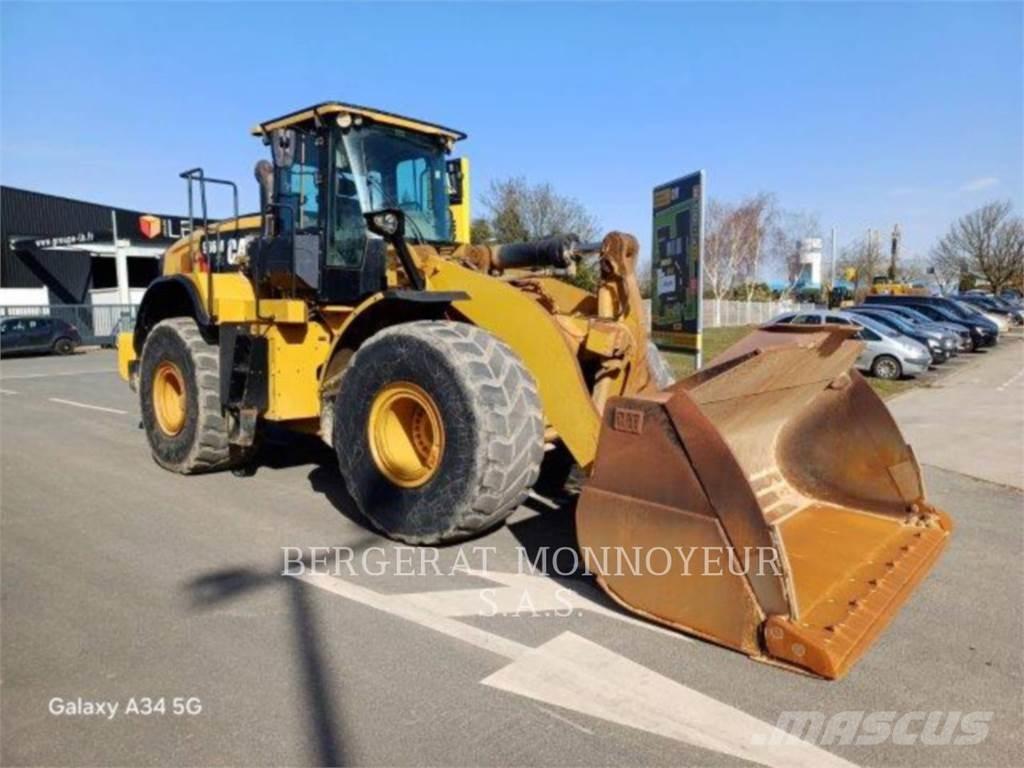 CAT 966M XE Gumikerekes homlokrakodók