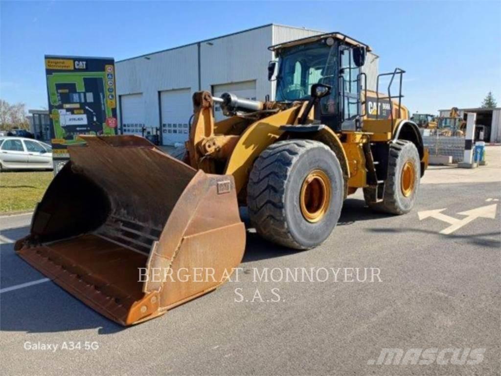 CAT 966M XE Gumikerekes homlokrakodók