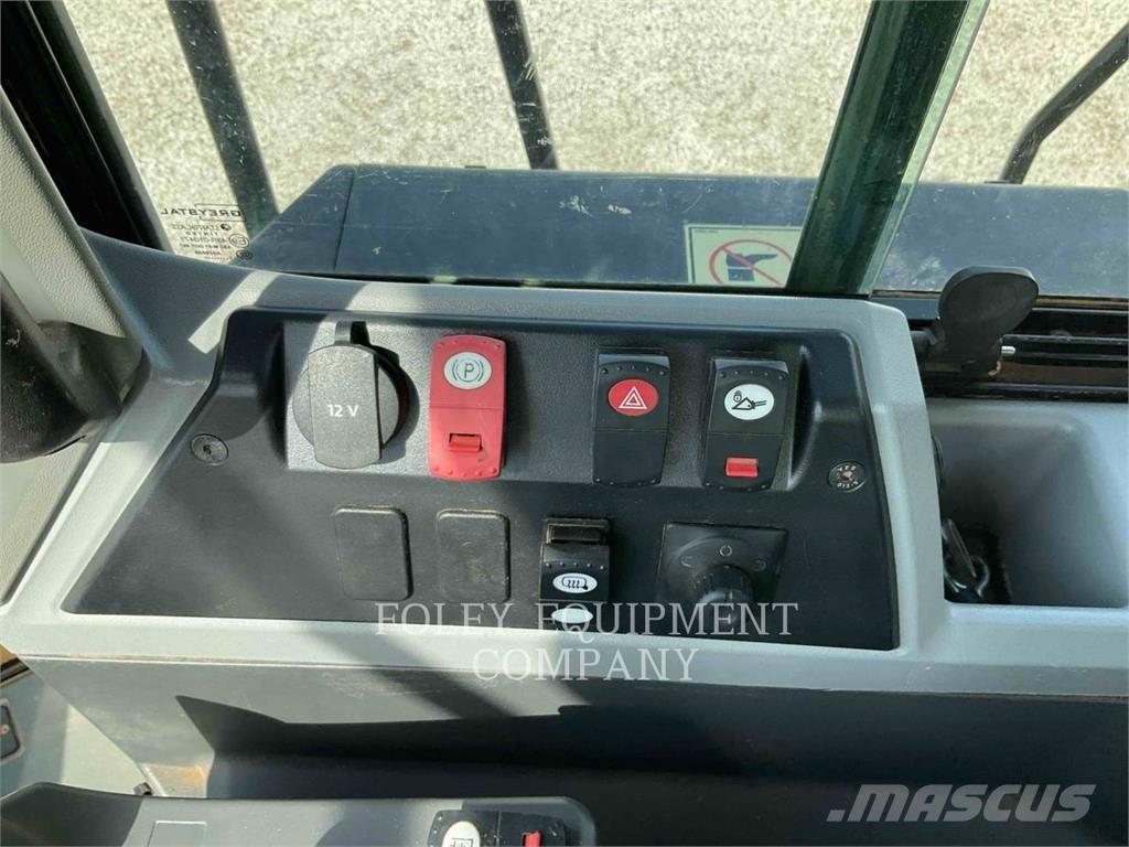 CAT 966MAG Gumikerekes homlokrakodók
