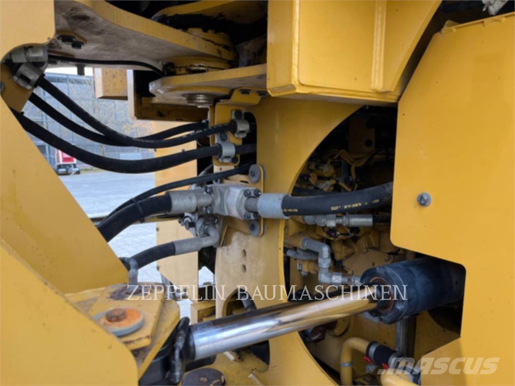 CAT 966MXE Gumikerekes homlokrakodók