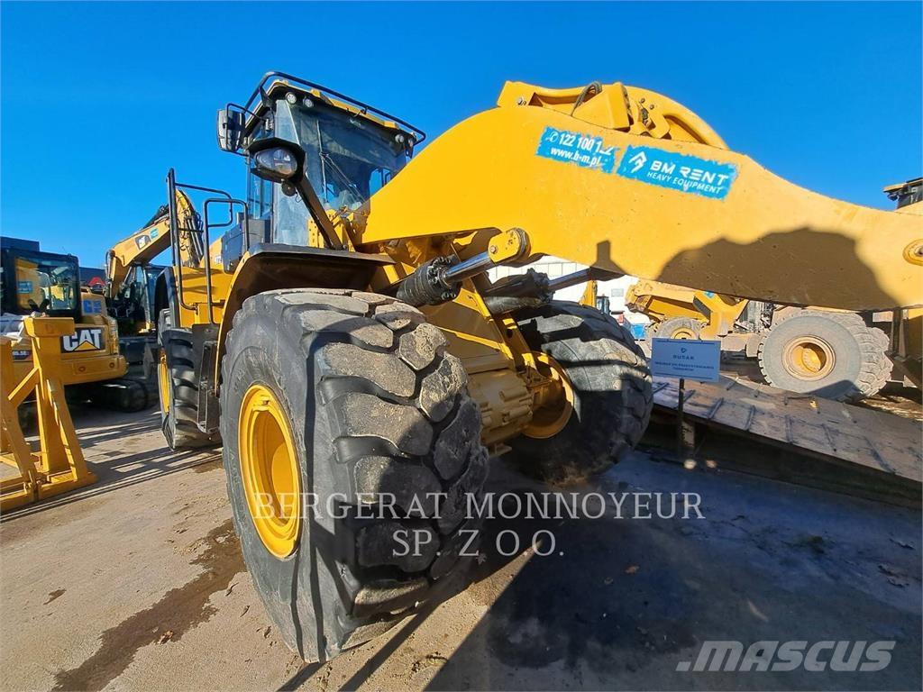 CAT 972 Gumikerekes homlokrakodók