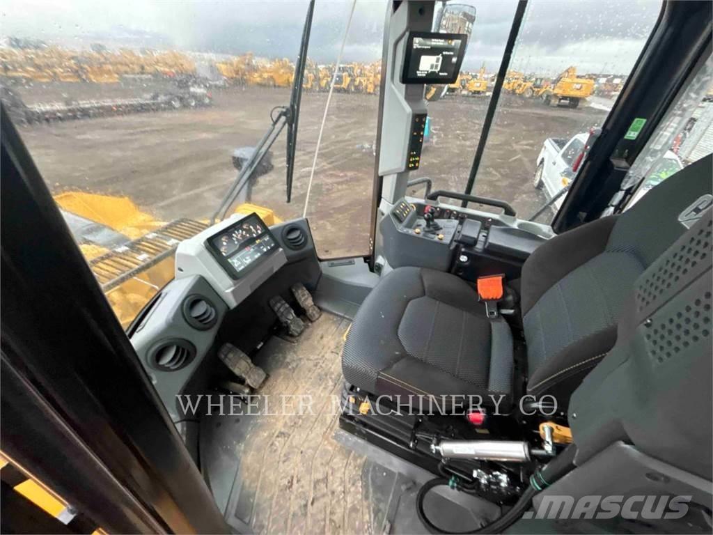 CAT 972 QC Gumikerekes homlokrakodók