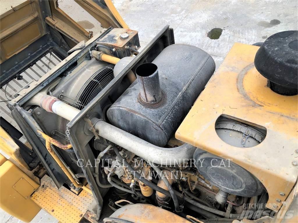 CAT 972H Gumikerekes homlokrakodók