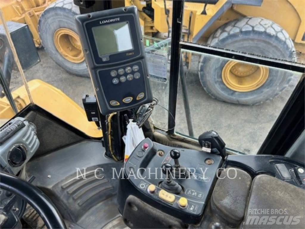 CAT 972H Gumikerekes homlokrakodók