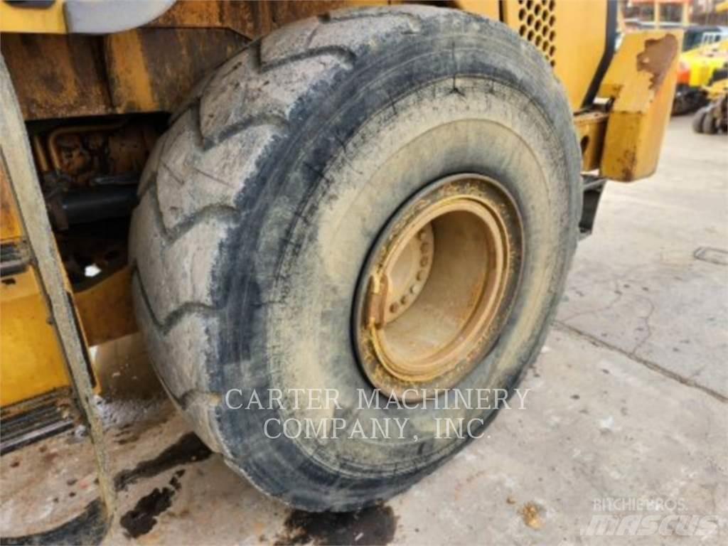 CAT 972K Gumikerekes homlokrakodók