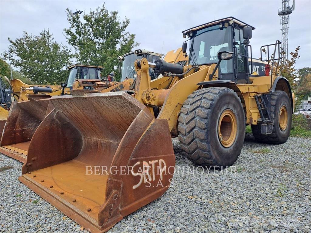 CAT 972K Gumikerekes homlokrakodók