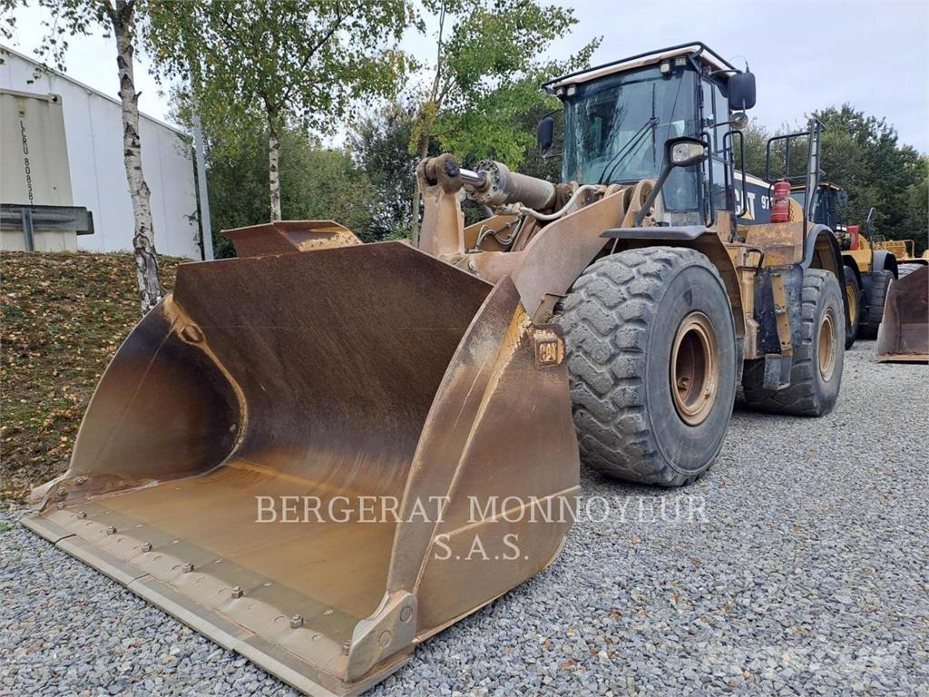 CAT 972K Gumikerekes homlokrakodók
