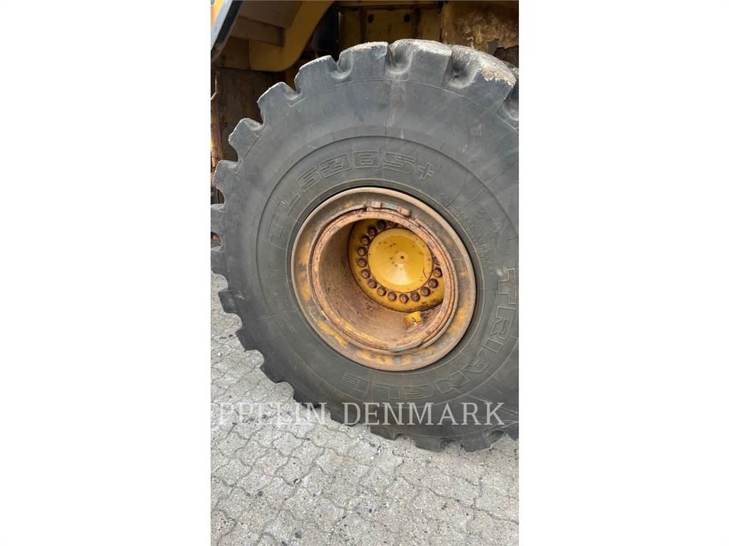 CAT 972K Gumikerekes homlokrakodók