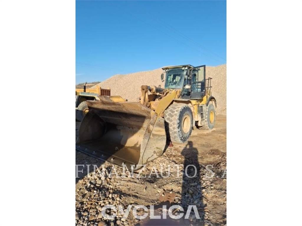 CAT 972K Gumikerekes homlokrakodók
