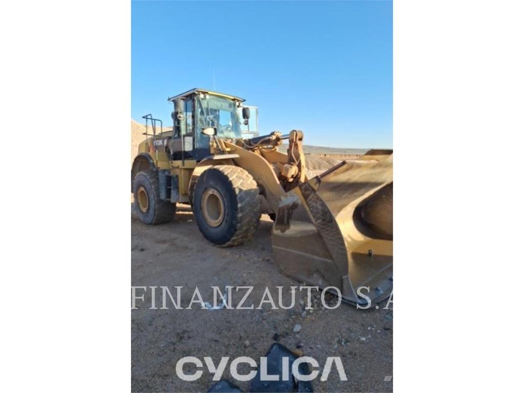 CAT 972K Gumikerekes homlokrakodók