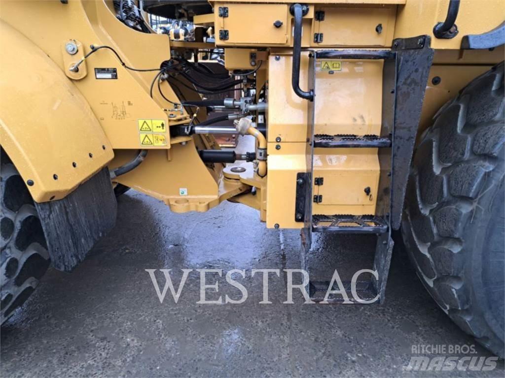 CAT 972M Gumikerekes homlokrakodók
