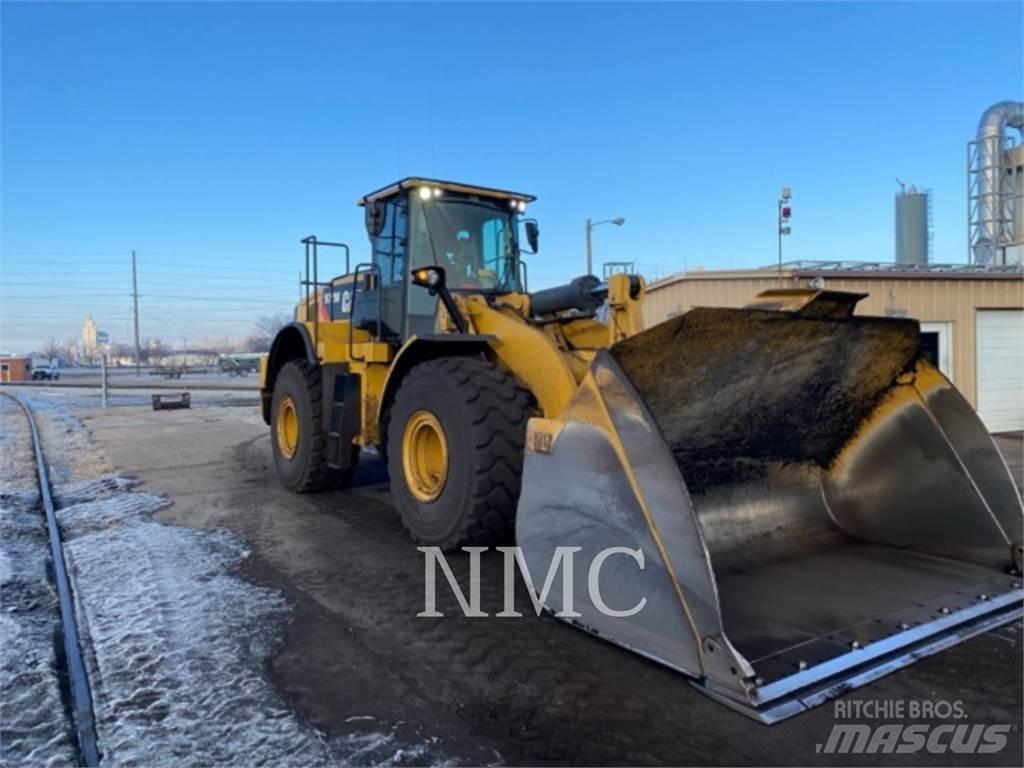 CAT 972M Gumikerekes homlokrakodók