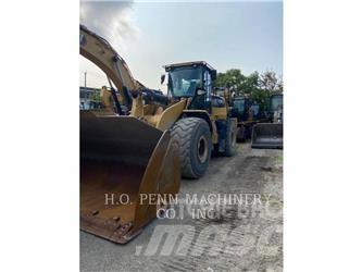 CAT 972M Gumikerekes homlokrakodók