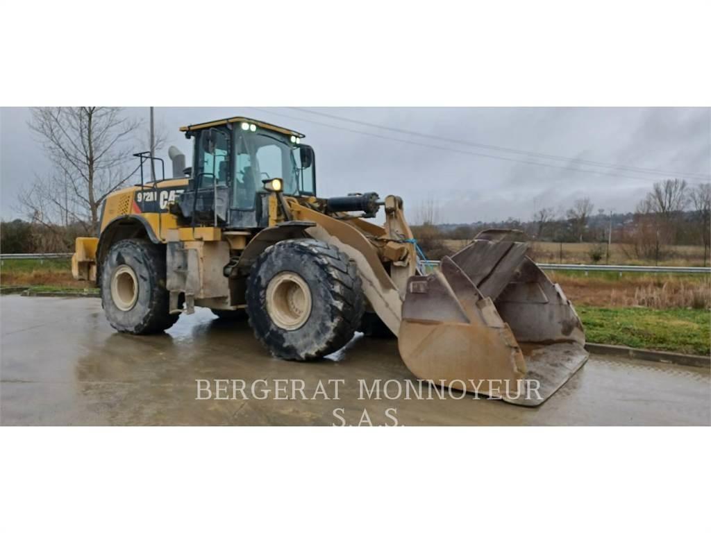CAT 972M Gumikerekes homlokrakodók