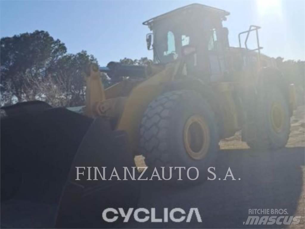 CAT 972M Gumikerekes homlokrakodók