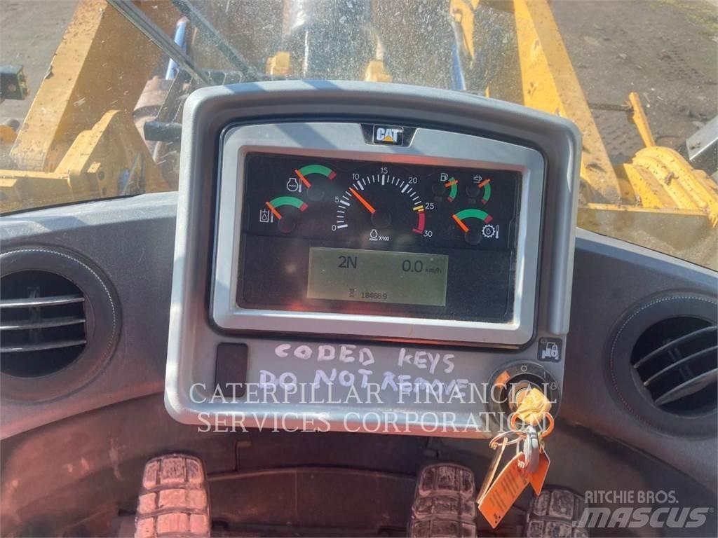 CAT 972M Gumikerekes homlokrakodók