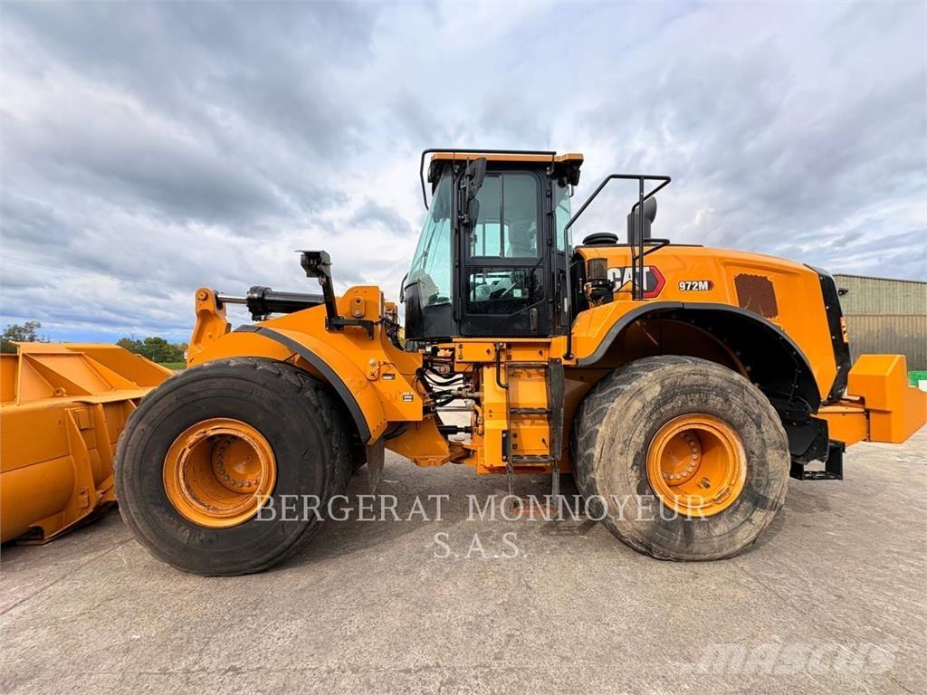 CAT 972M Gumikerekes homlokrakodók
