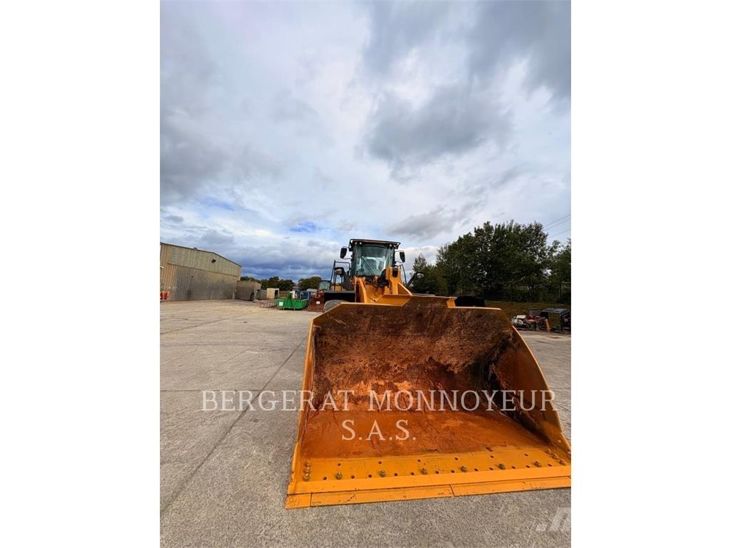 CAT 972M Gumikerekes homlokrakodók