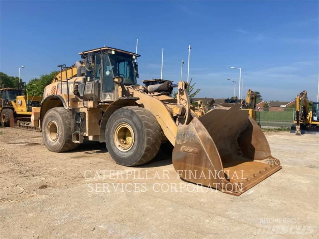 CAT 972M Gumikerekes homlokrakodók